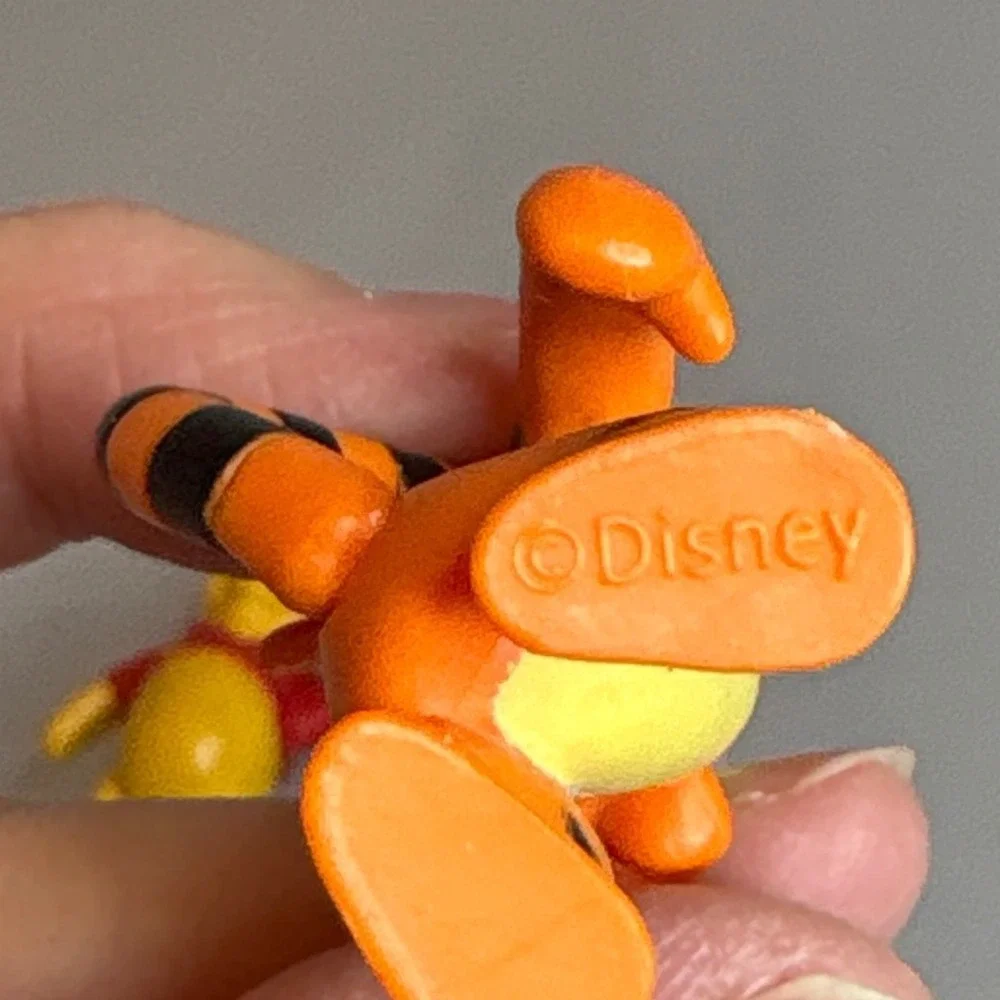 Disney‎ Winnie the Pooh Tigger Mini Figurines Set Classic Characters Cae Toppers